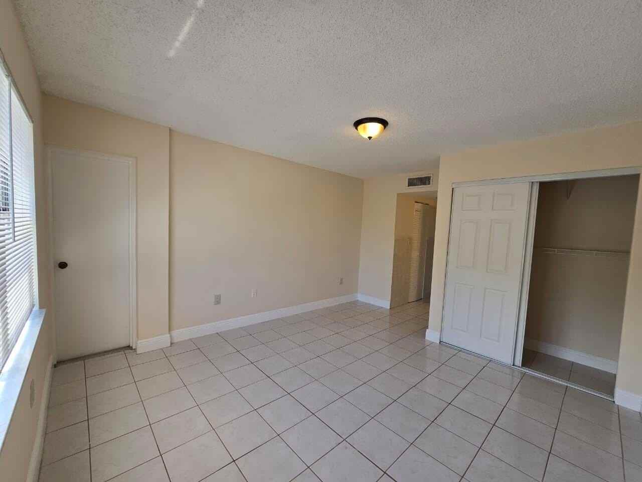 4304 Nw 9th Ave #1-3B - Photo 5 of 10