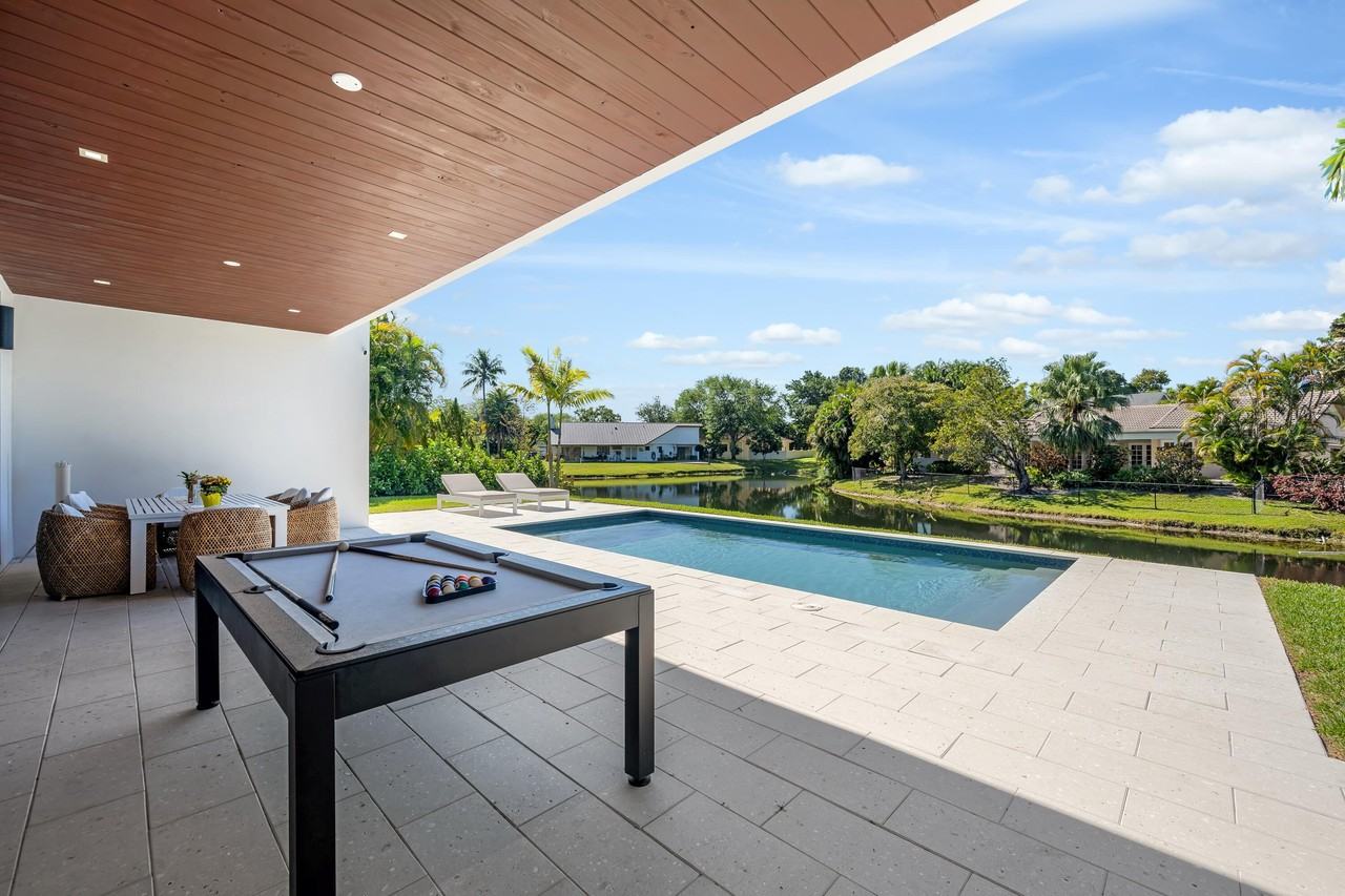 1000 Sw 93rd Ave - Photo 4 of 21