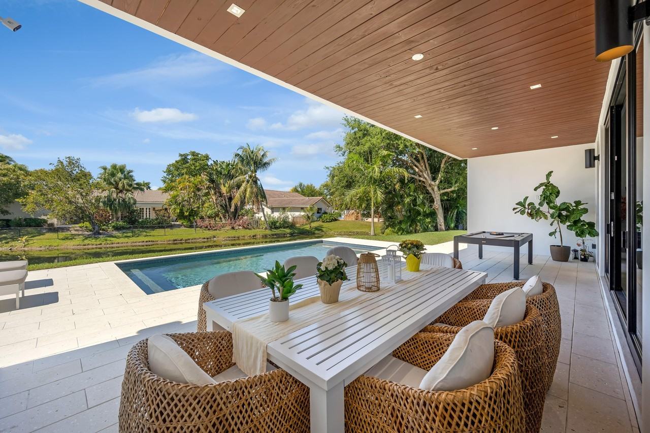 1000 Sw 93rd Ave - Photo 5 of 21