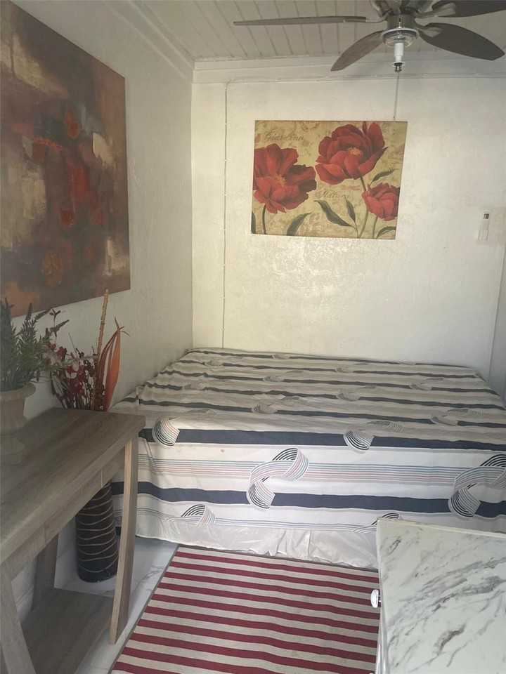 408 Sw 68th Ave - Photo 5 of 7
