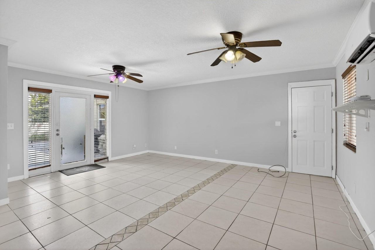 711 Ne 14th St - Photo 5 of 21