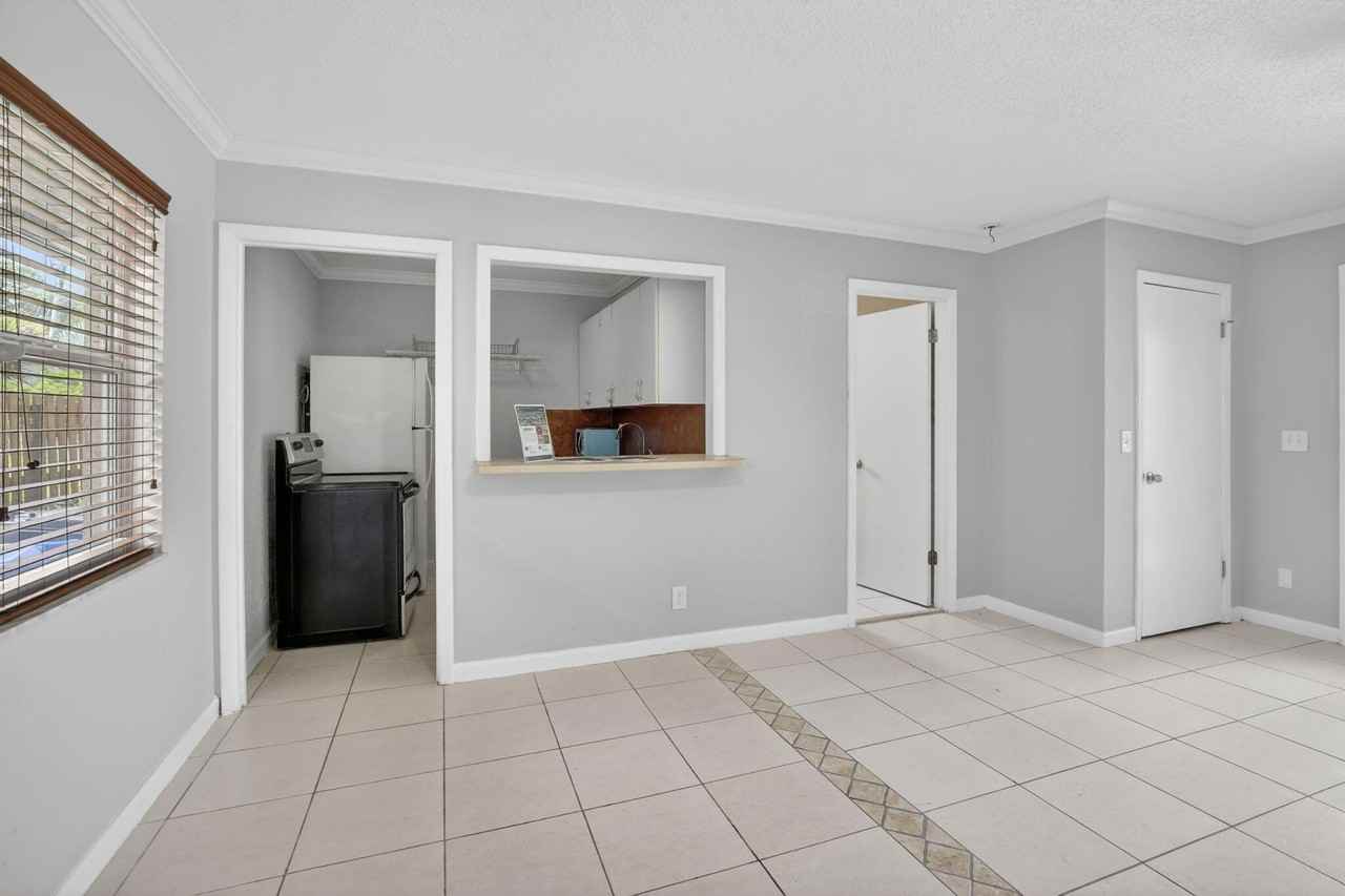 711 Ne 14th St - Photo 7 of 21