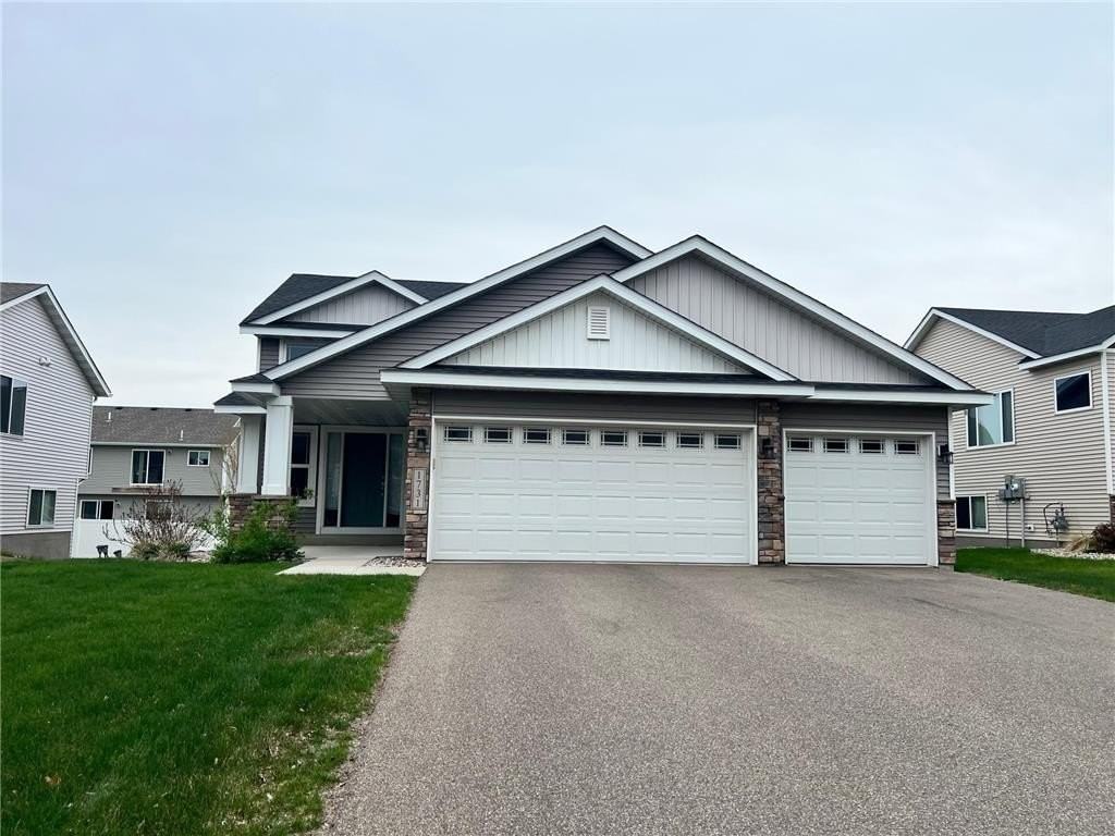 1731 Riverside Dr - Photo 3 of 39