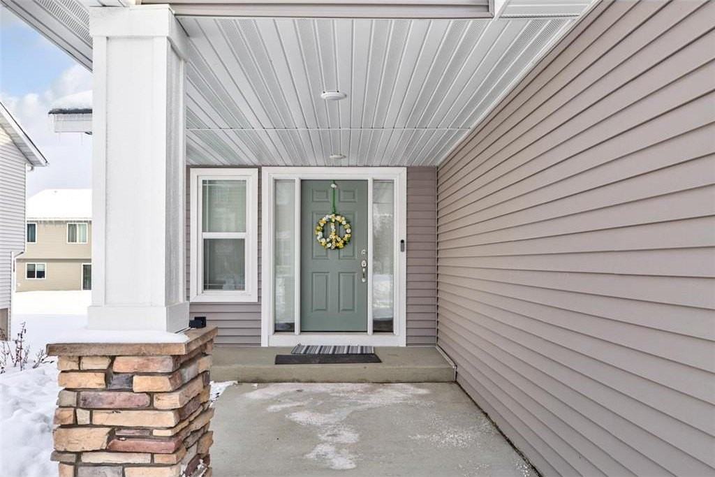 1731 Riverside Dr - Photo 4 of 39