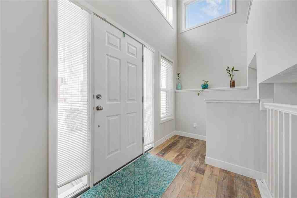 1731 Riverside Dr - Photo 5 of 39