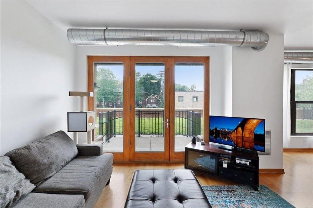 15 E Franklin Ave #211 - Photo 2 of 20
