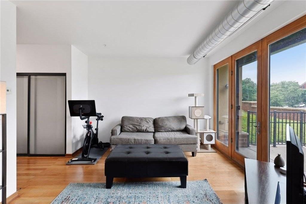 15 E Franklin Ave #211 - Photo 3 of 20