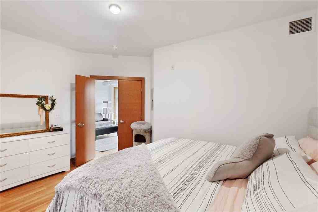 15 E Franklin Ave #211 - Photo 7 of 20