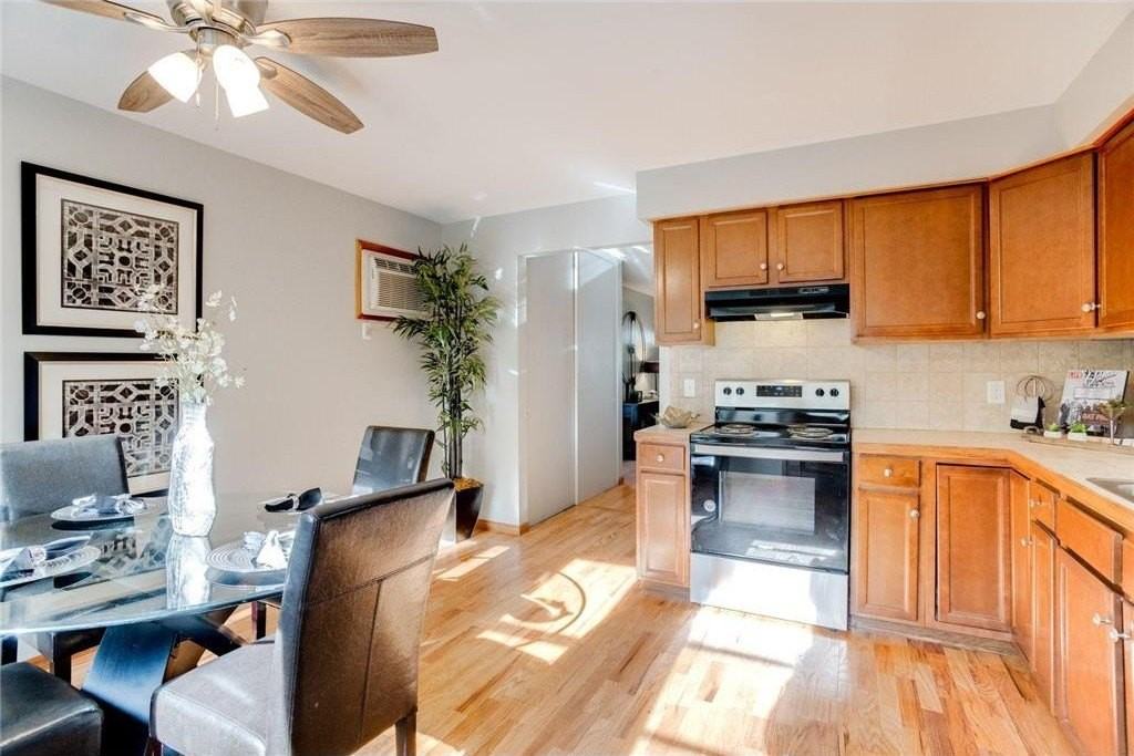 821 Weeks Ave Se - Photo 7 of 20