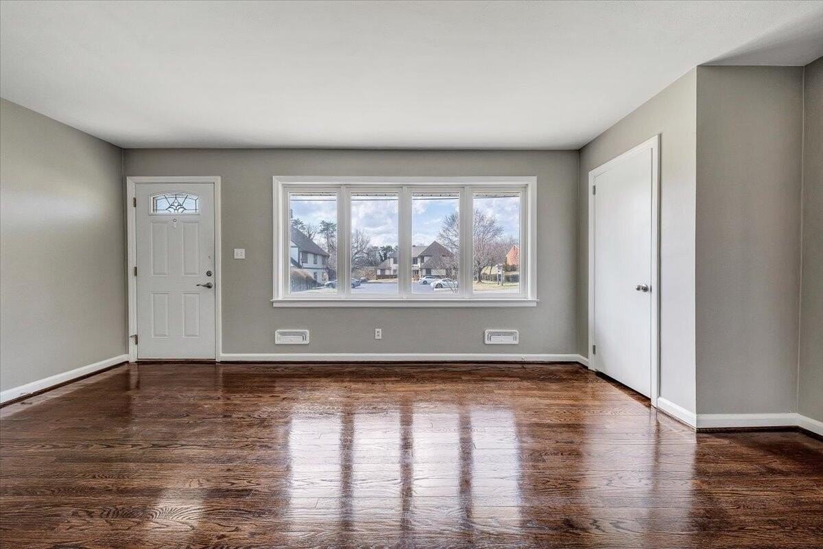 3620 Manassas Dr - Photo 2 of 21