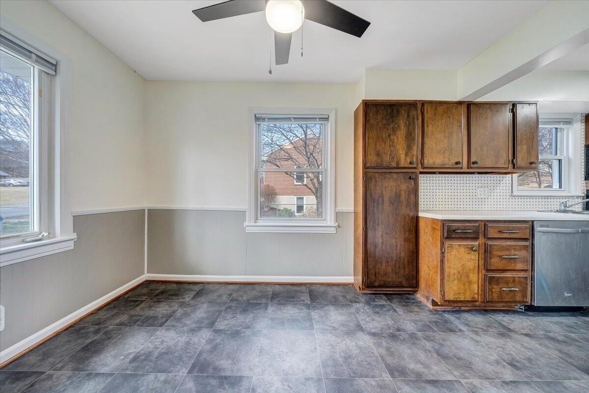 3620 Manassas Dr - Photo 5 of 21