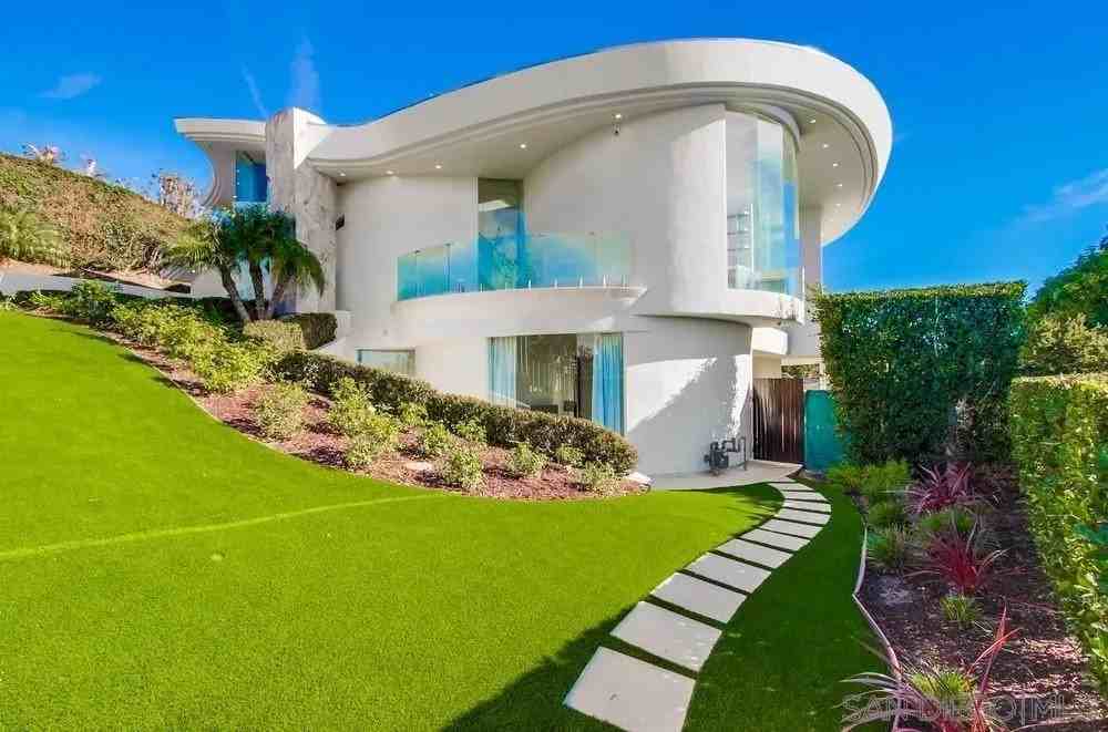 6125 Terryhill Dr - Photo 3 of 50