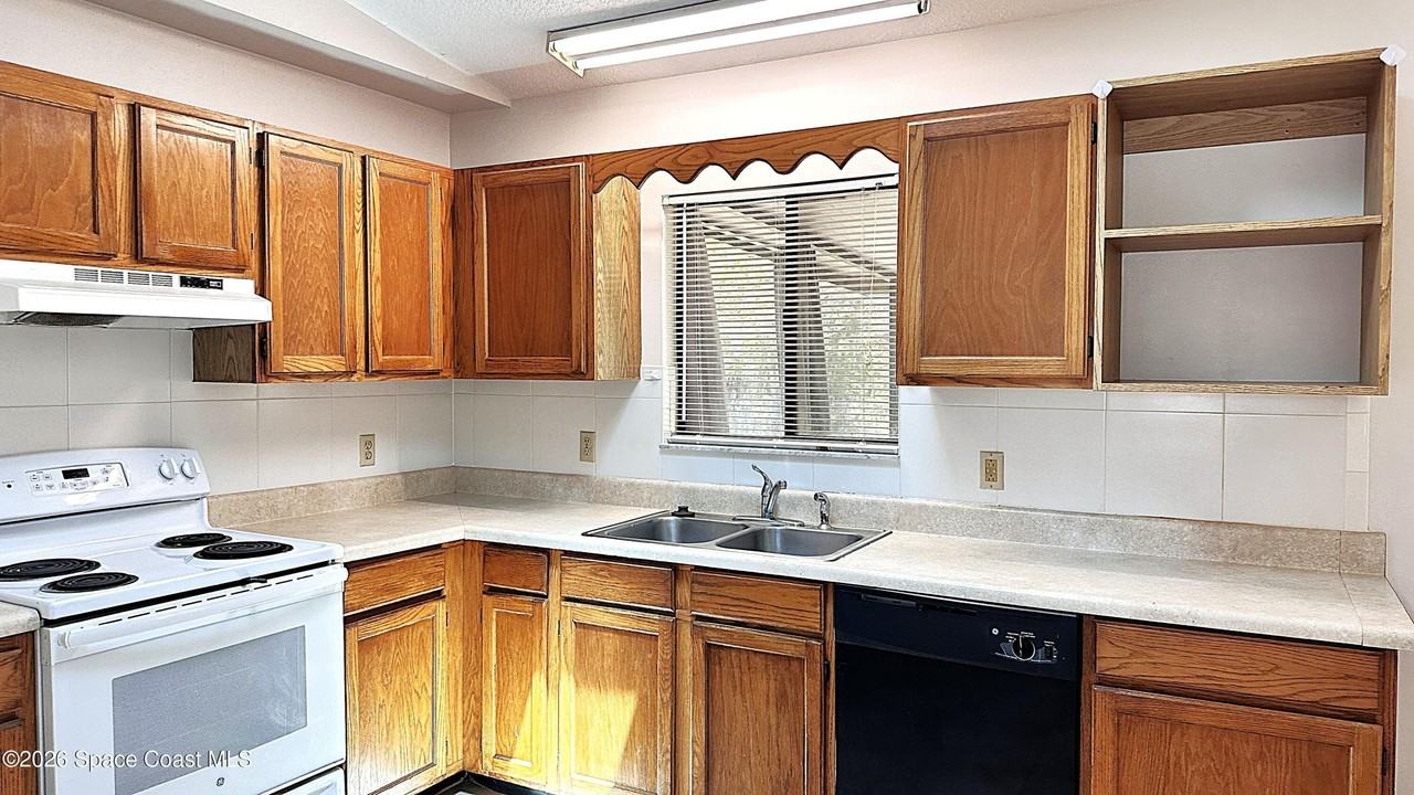 931 Commerce Rd Se - Photo 6 of 19
