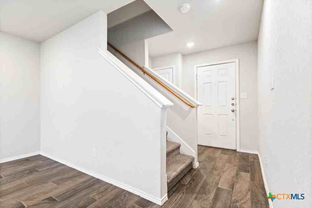 2432 Ayers Dr - Photo 2 of 30