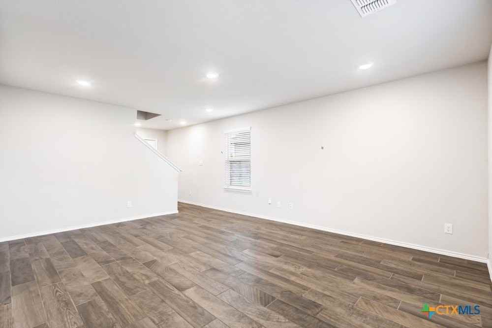 2432 Ayers Dr - Photo 4 of 30