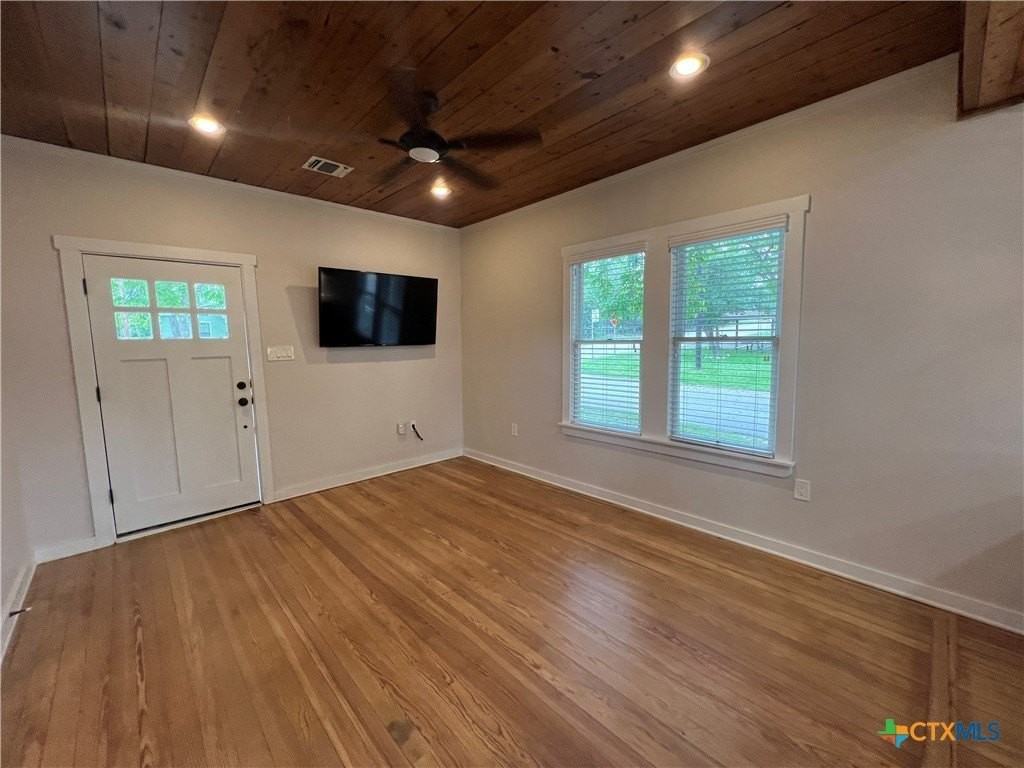 305 S Washington Ave - Photo 5 of 17