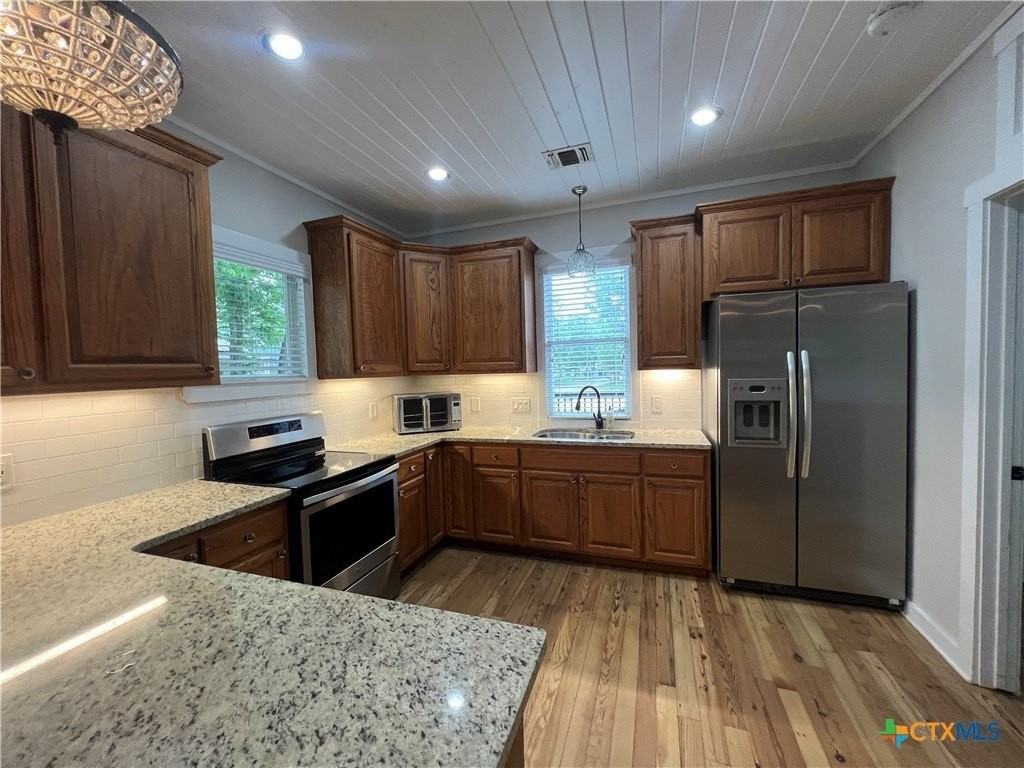 305 S Washington Ave - Photo 6 of 17