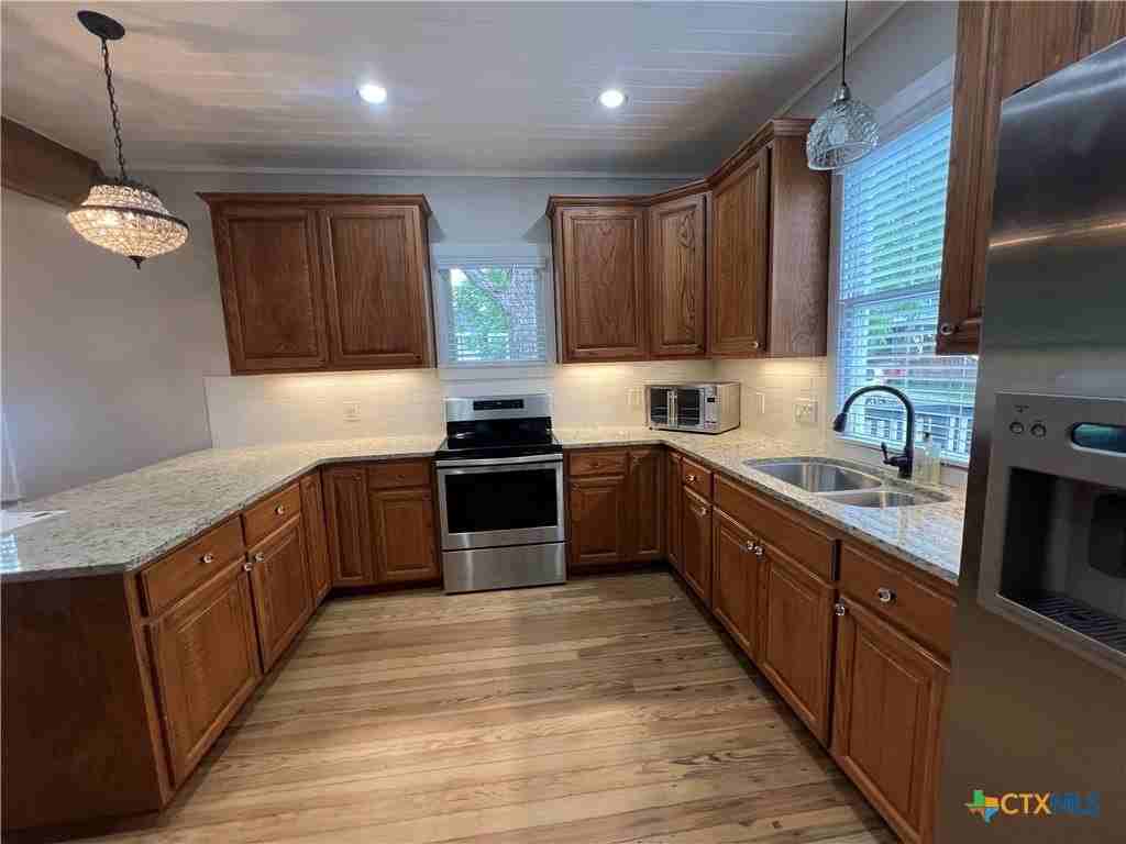 305 S Washington Ave - Photo 7 of 17