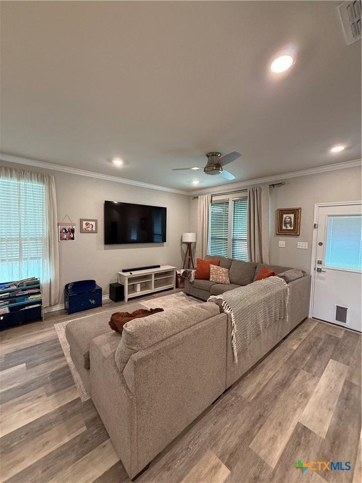 1908 Brandon Oak - Photo 3 of 14