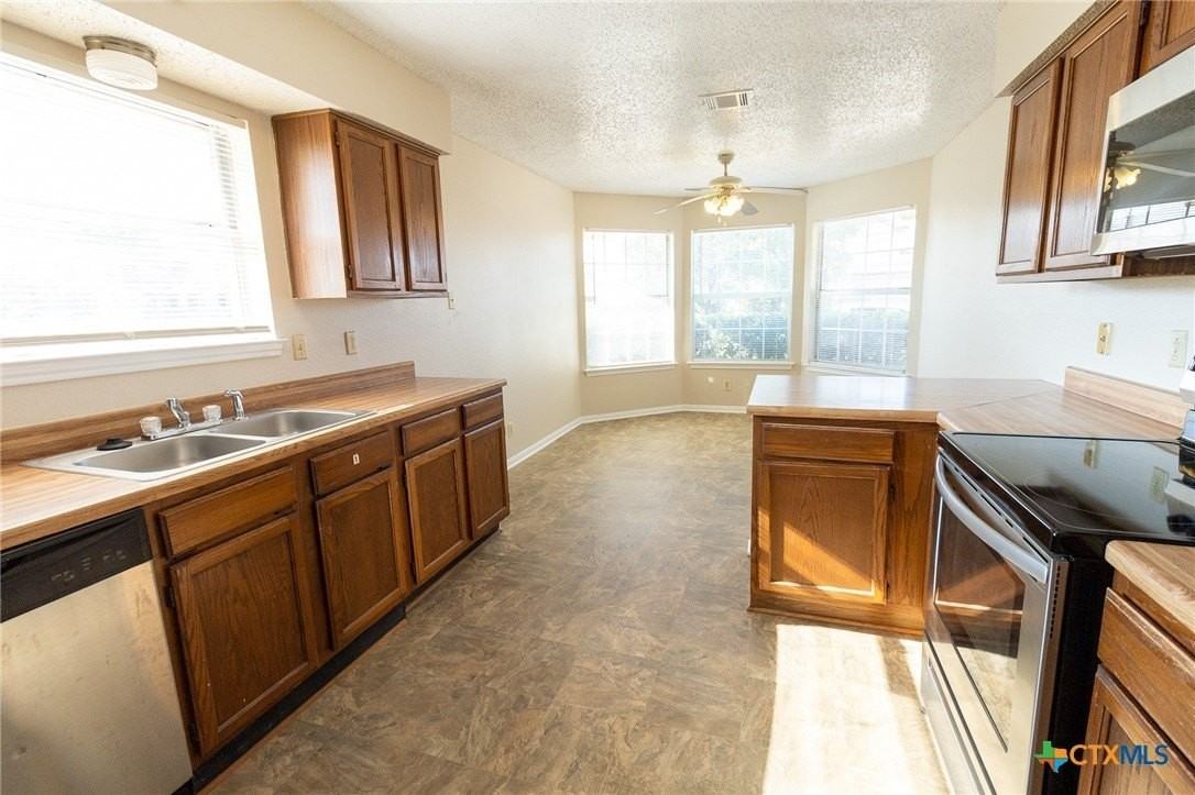 2701 Woodlands Dr - Photo 5 of 15