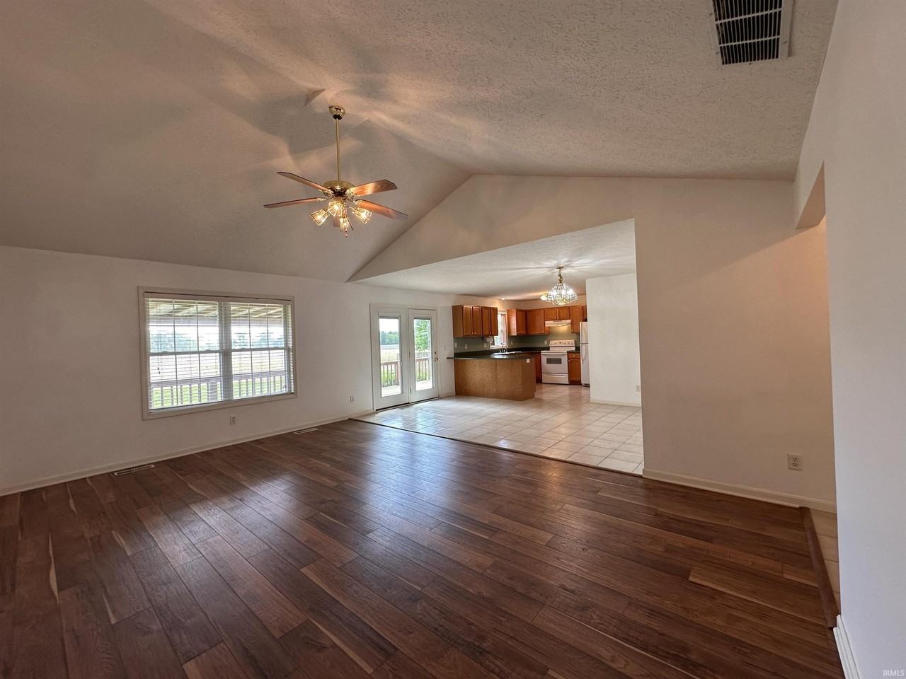 7411 Bent Branch Dr - Photo 3 of 23