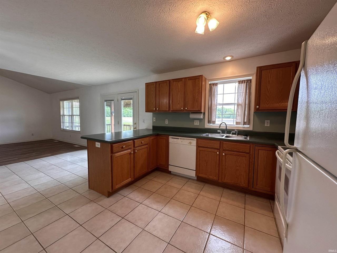 7411 Bent Branch Dr - Photo 7 of 23