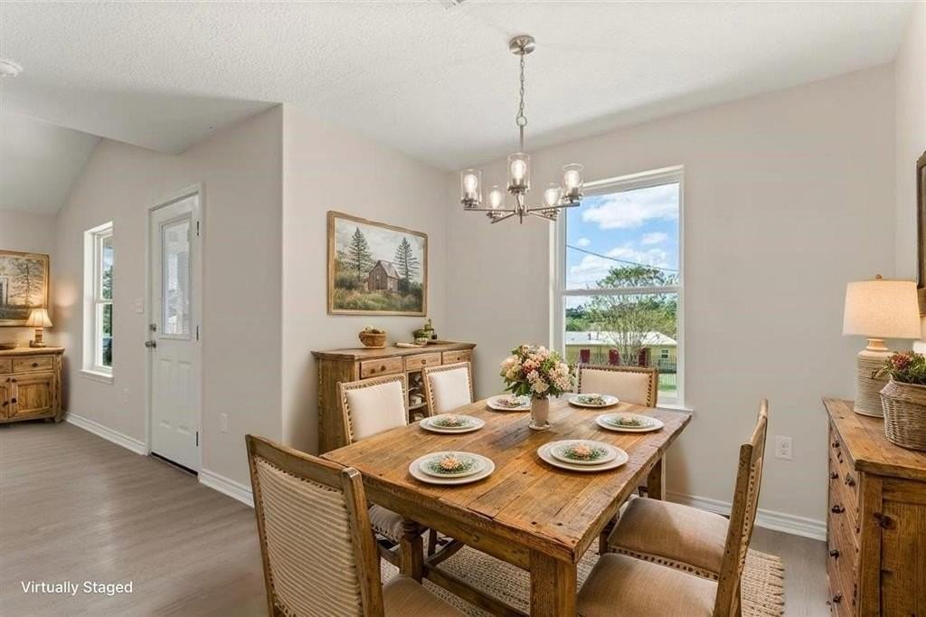 211 N Gladys St - Photo 5 of 9