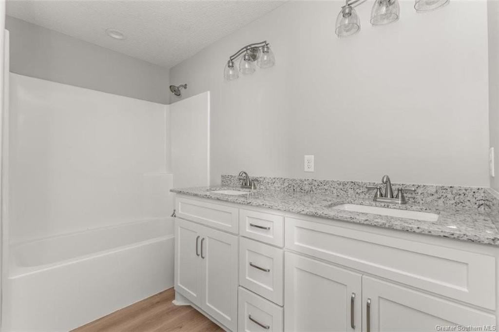 211 N Gladys St - Photo 7 of 9