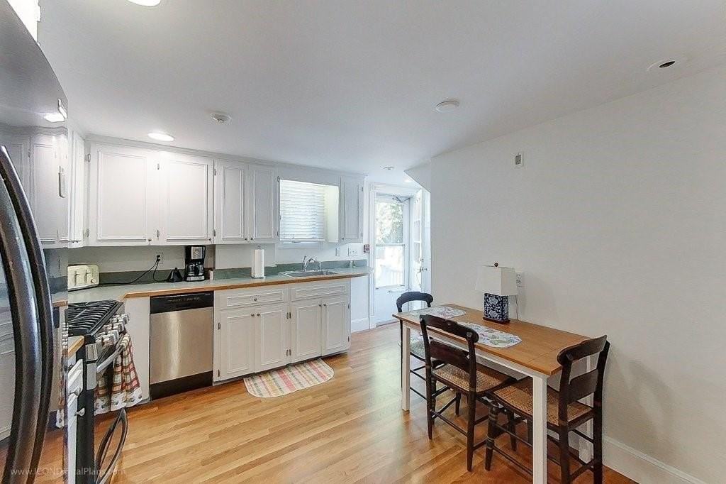 34 Catherine St #A - Photo 7 of 16