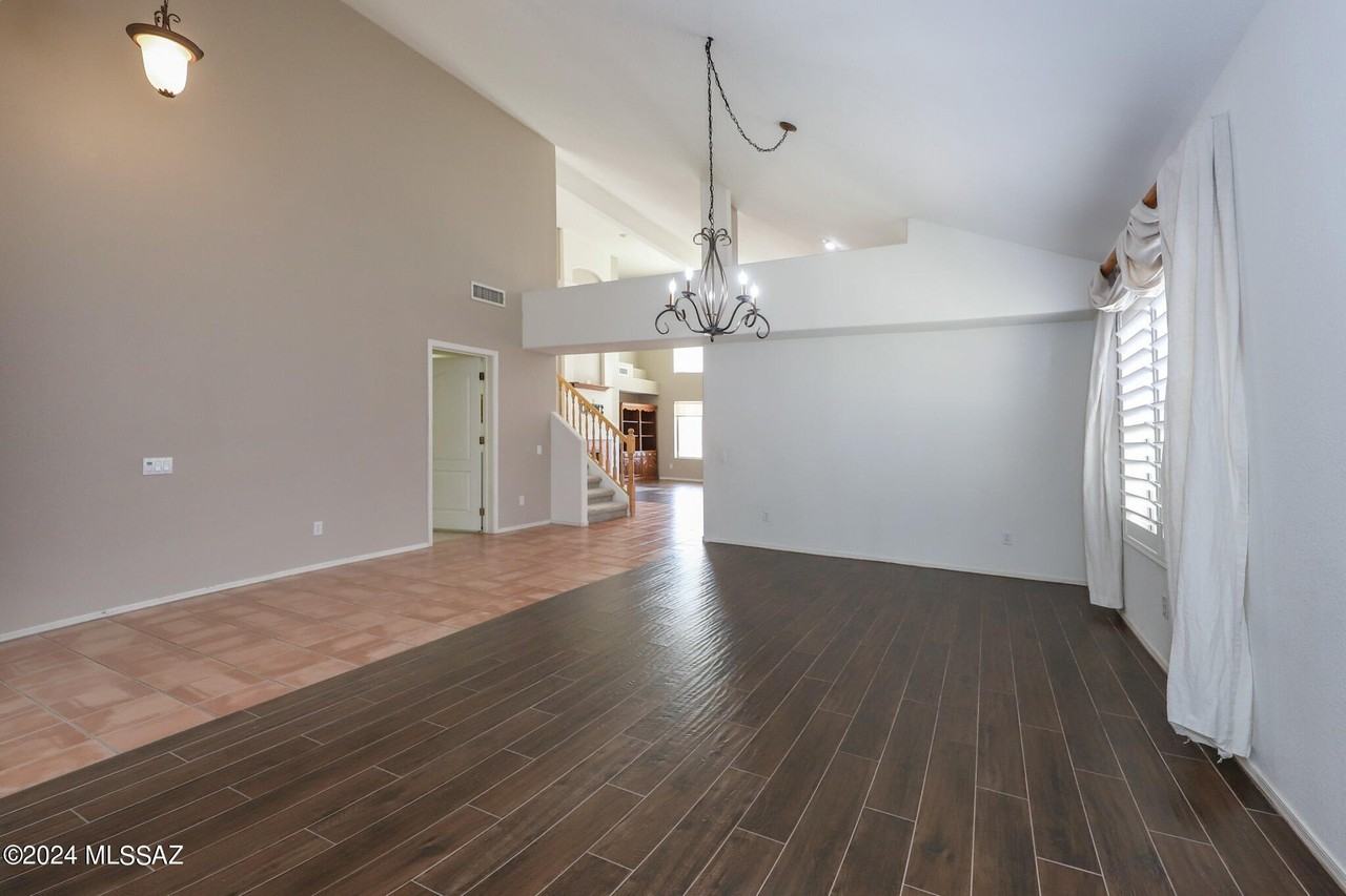 831 S Rincon Rising Rd - Photo 2 of 35