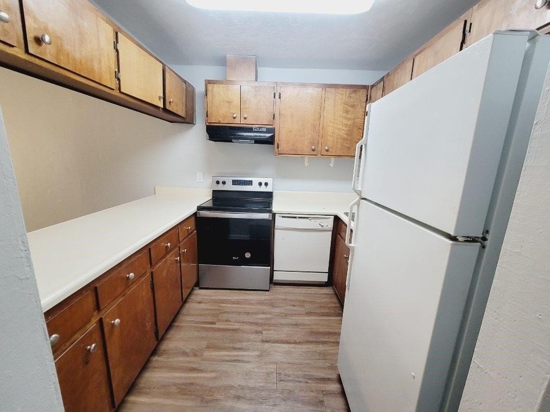 1257 Orange Ave E - Photo 6 of 23