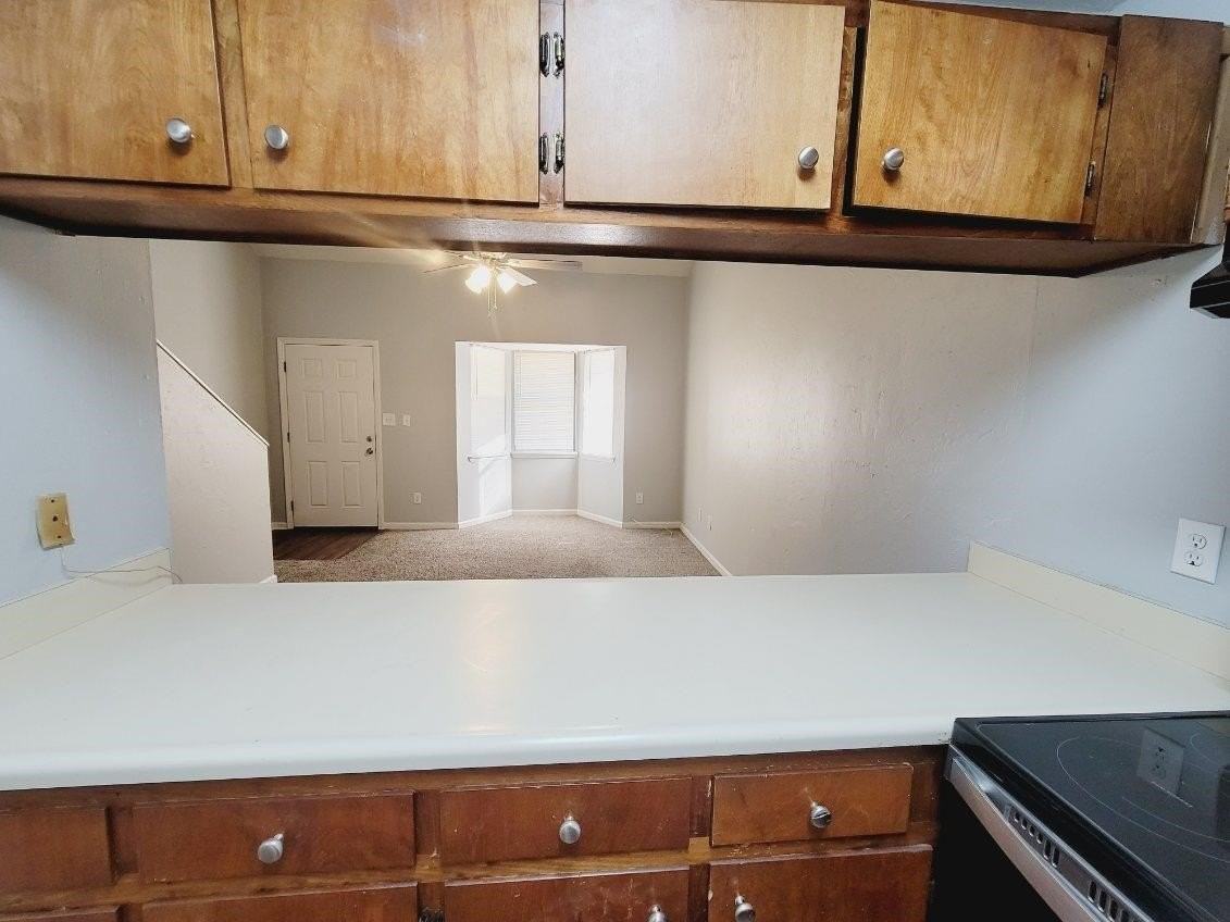 1257 Orange Ave E - Photo 7 of 23