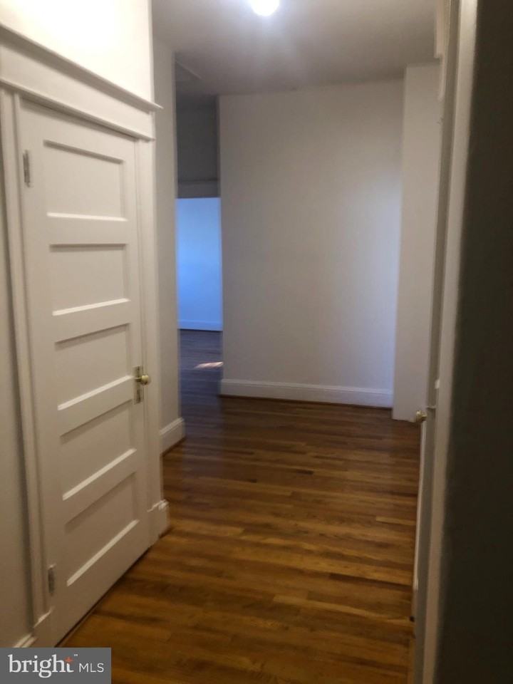 1833 S St Nw #25 - Photo 2 of 9