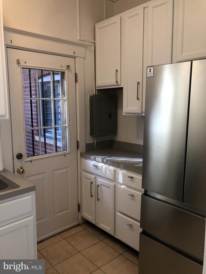 1833 S St Nw #25 - Photo 5 of 9