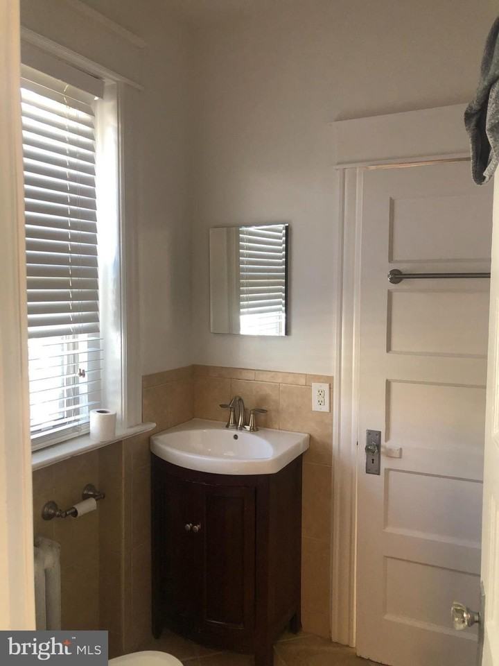 1833 S St Nw #25 - Photo 7 of 9