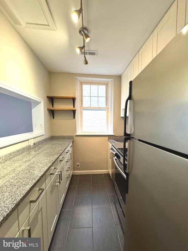 1322 15th St Nw #32 - Photo 7 of 27