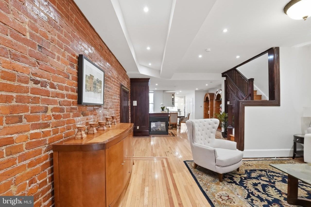 56 Adams St Nw - Photo 3 of 41