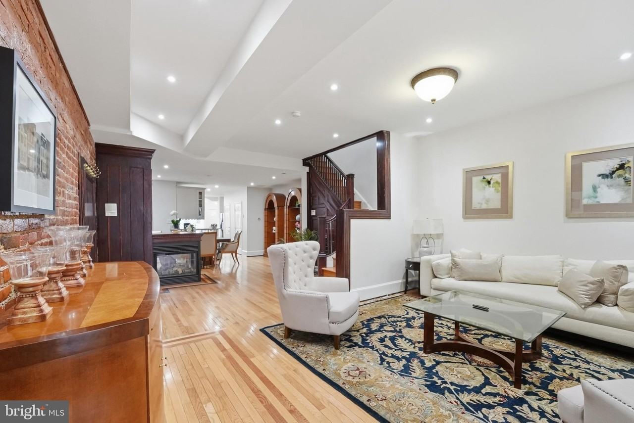 56 Adams St Nw - Photo 4 of 41