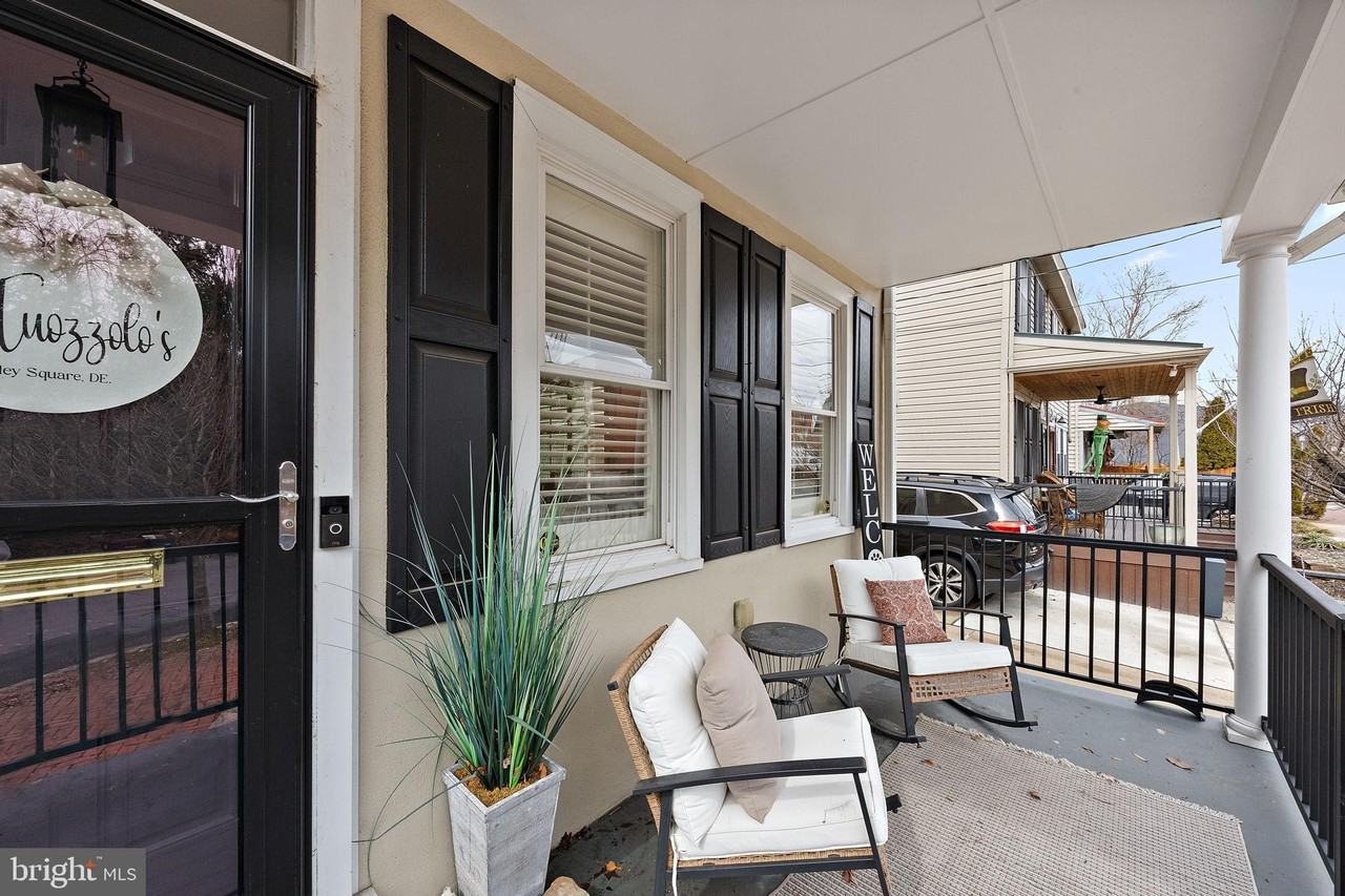 1503 N Scott St - Photo 3 of 31