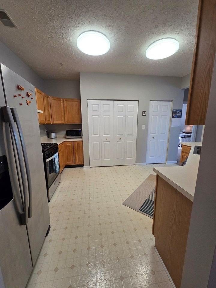 2410 Chestnut Terrace Ct #204 - Photo 4 of 27