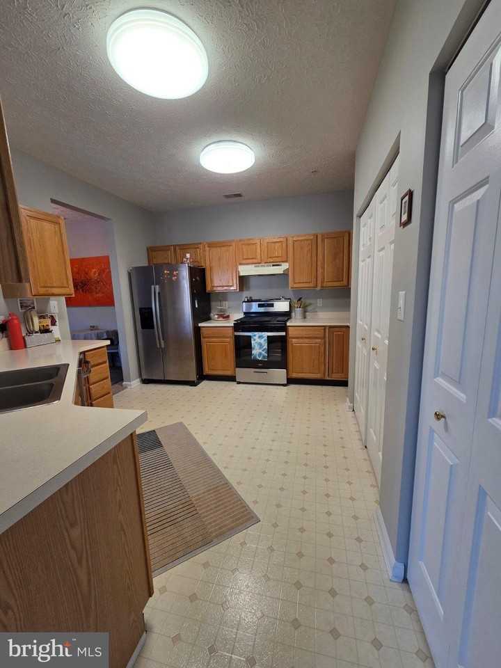 2410 Chestnut Terrace Ct #204 - Photo 5 of 27