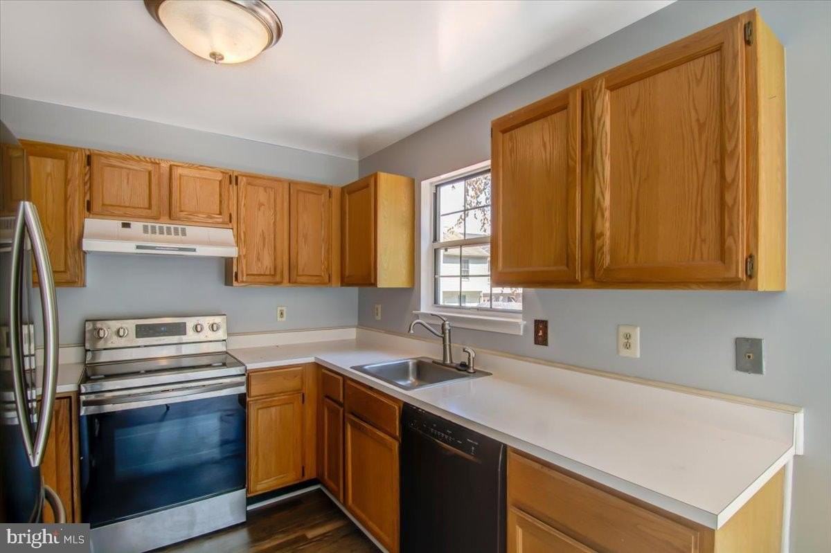 2207 Commissary Cir - Photo 7 of 50