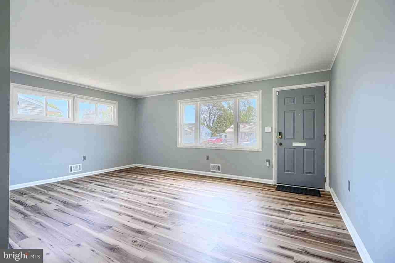 5506 Adleigh Ave - Photo 7 of 29