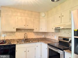 featured image of 6 E Aylesbury Rd