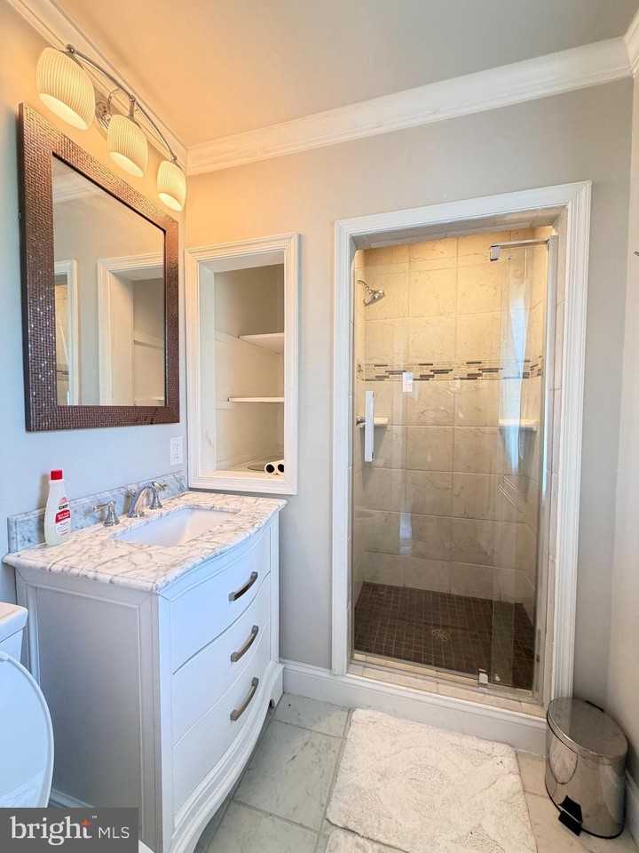 6 E Aylesbury Rd - Photo 3 of 11