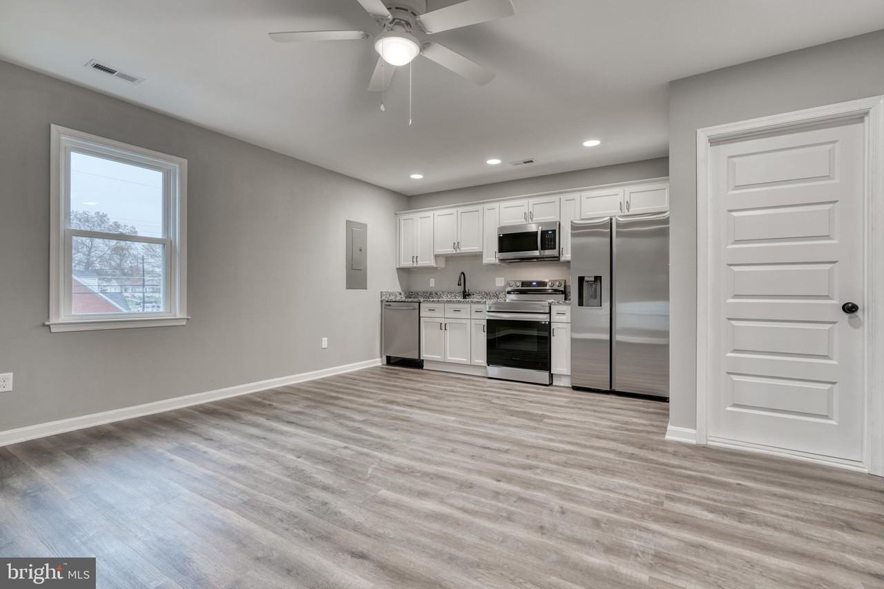 6722 Brentwood Ave #2FL - Photo 2 of 32