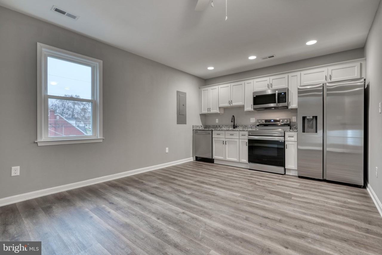 6722 Brentwood Ave #2FL - Photo 3 of 32