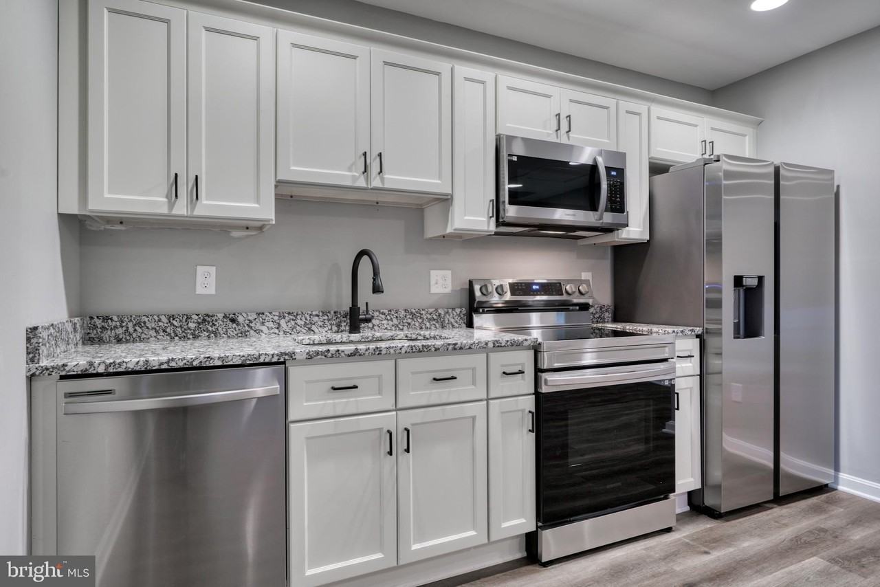 6722 Brentwood Ave #2FL - Photo 5 of 32