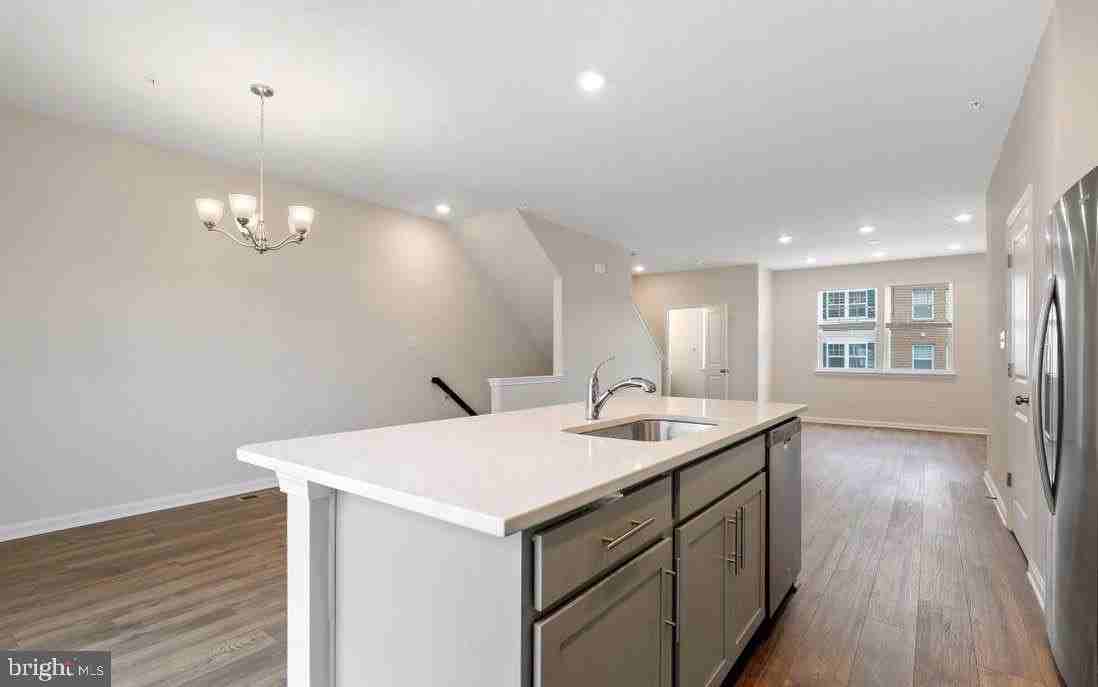 7104 Delegate Pl - Photo 6 of 47