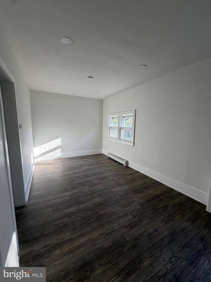 517 Bentley Ave #B - Photo 2 of 4